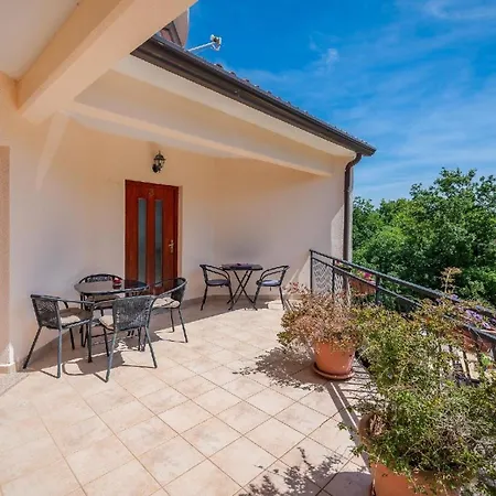 Apartment Fuer 3 Personen Ca 32 Qm In Drenje, Istrien Bucht Von Rasa
